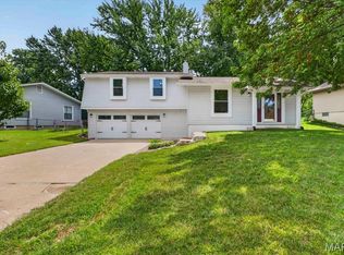 17 Glenna Dr, Saint Peters, MO 63376