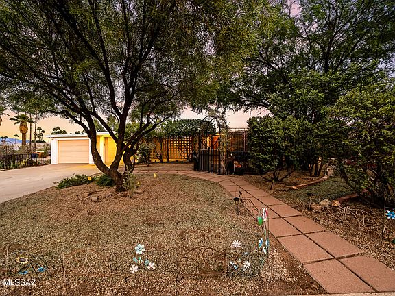 2nd image of 8459 E Desert Steppes Dr