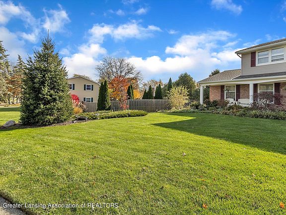 2nd image of 2977 Crestwood Dr