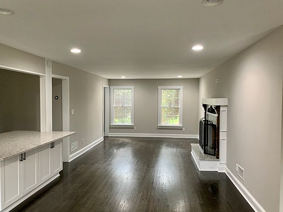 3rd image of 4423 Axson Ct