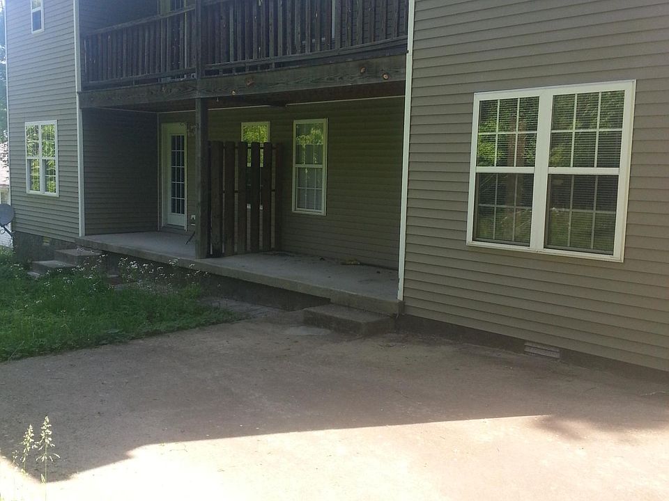 2nd image of 210 Graves Rd