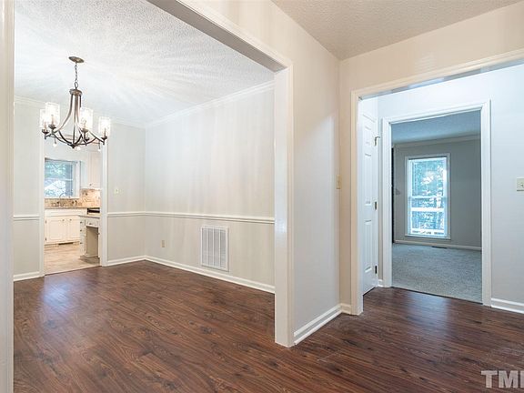3rd image of 108 Braintree Ct