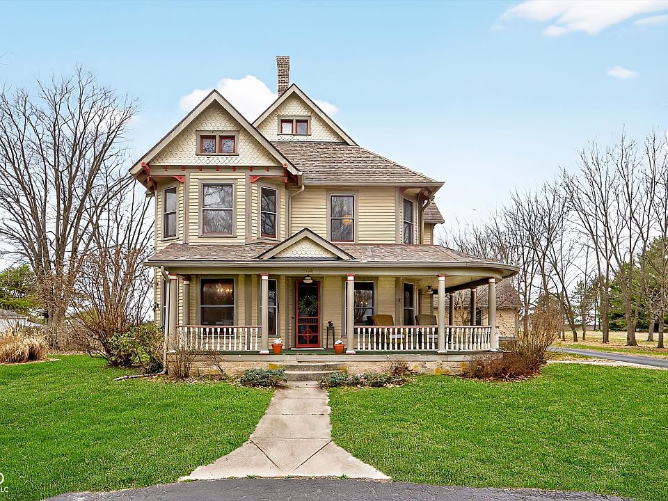 1st image of 704 S Nineveh Rd