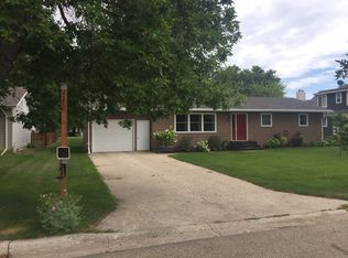 110 N 12th St, Oakes, ND 58474