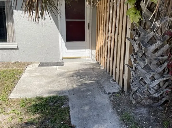 1165 Palm Ave APT 1B, North Fort Myers, FL 33903