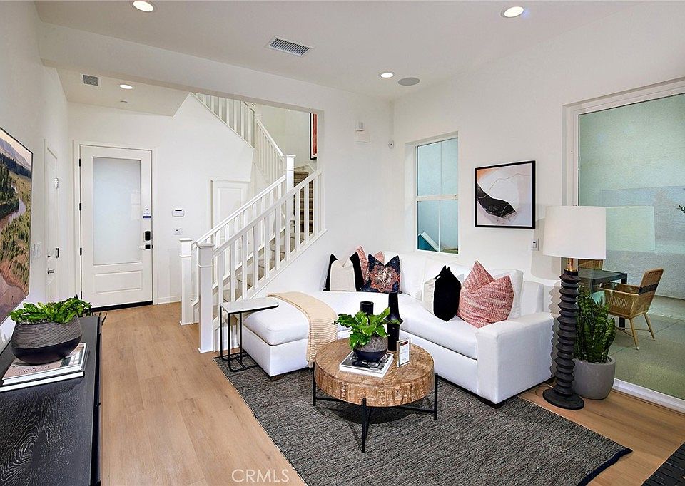 1st image of 4433 S Bryant Paseo