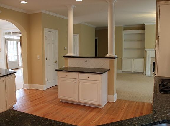 5th image of 4021 Honeytree Ln NE