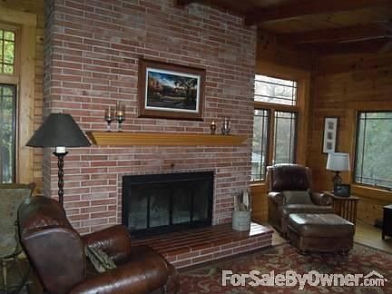 3rd image of 2020 Park Dr