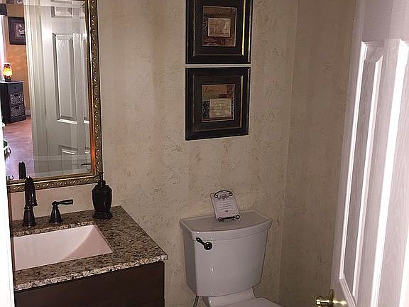 1/2 Bath