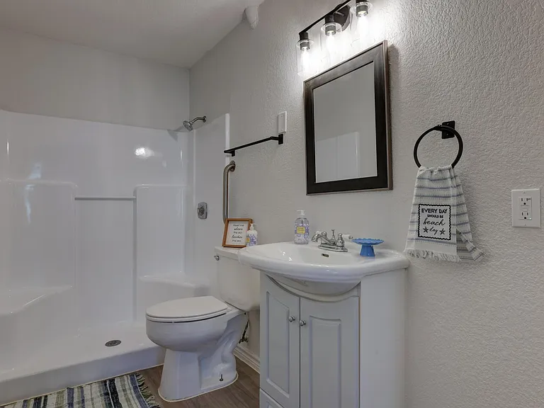 MAGNOLIA BATHROOM