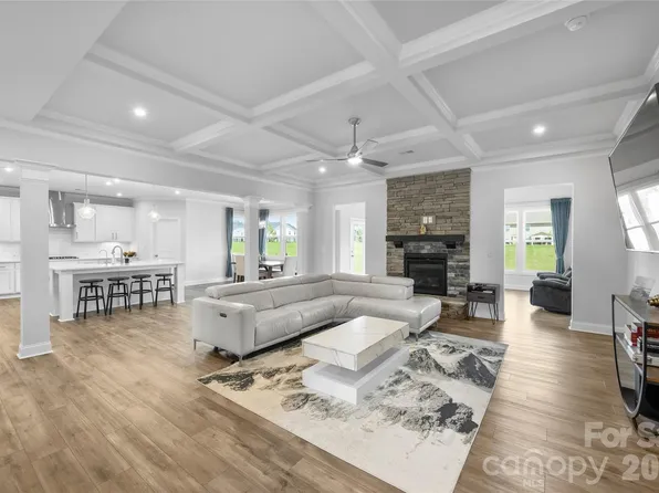 1402 Ashe Meadow Dr, Indian Trail, NC 28079