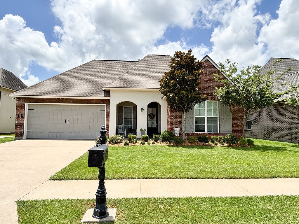 210 Capstone Xing - Property Image