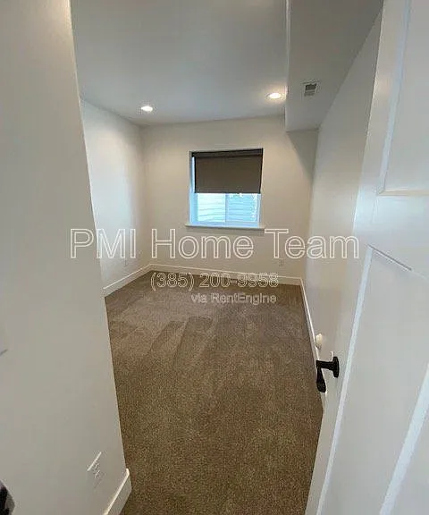 1284 E Mary Ln — Photo 12