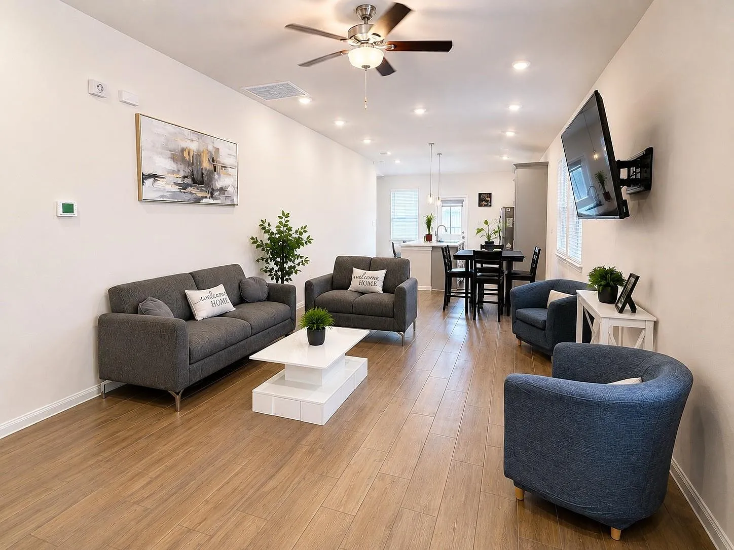 3 bed, 2.0 bath, 1380 sqft, $2,200 — Photo 4