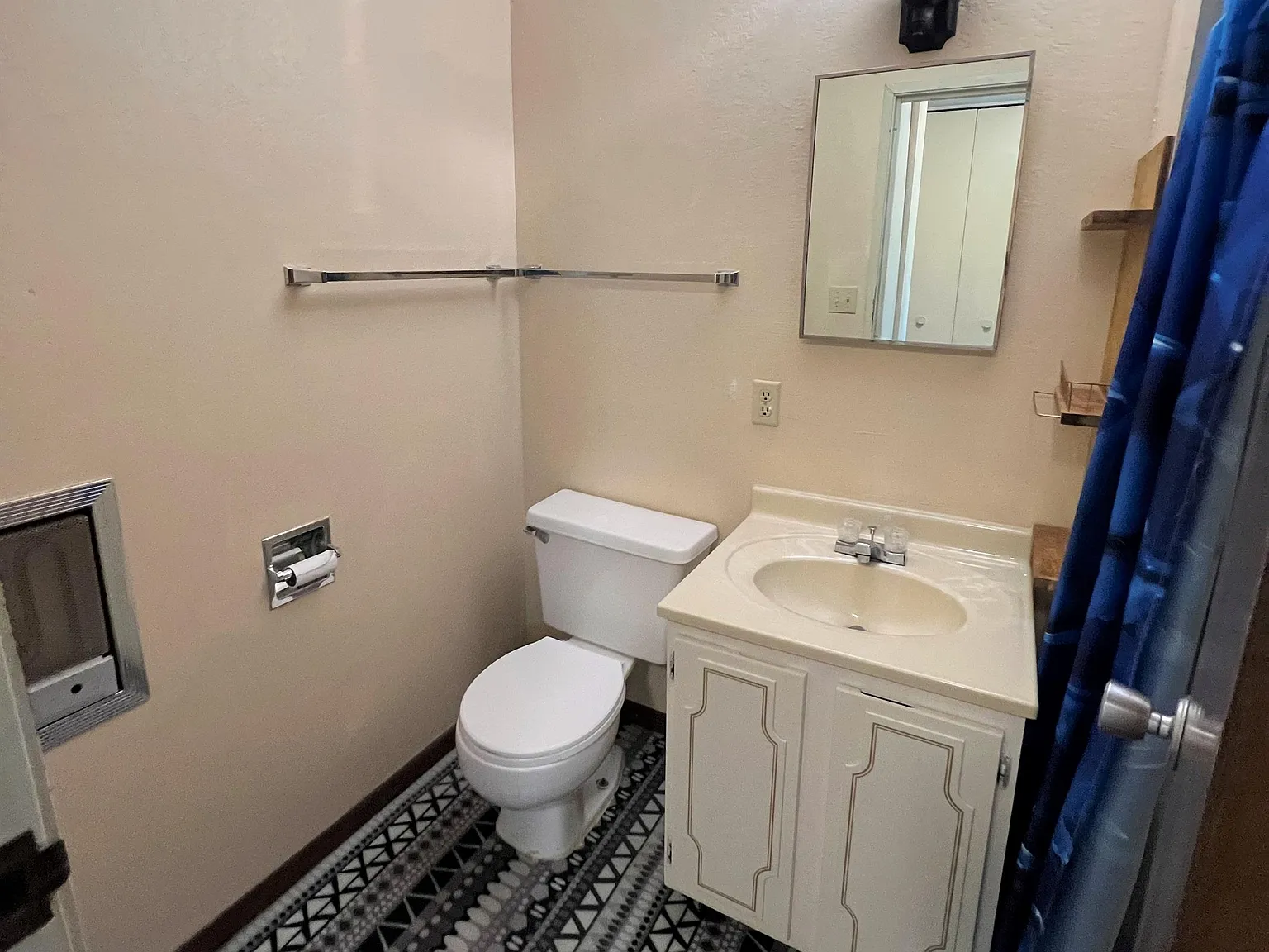 VR - 9 E 10th Ave - Groton - 207 — Photo 3