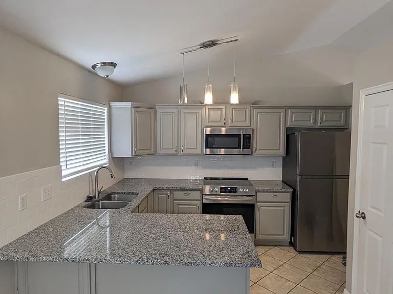 2635 Aspen Park Ln — Photo 2