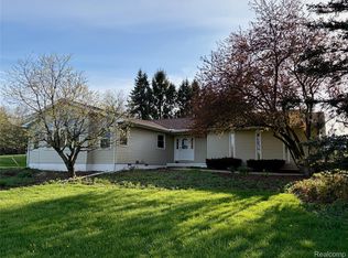7828 Fosdick Rd, Saline, MI 48176