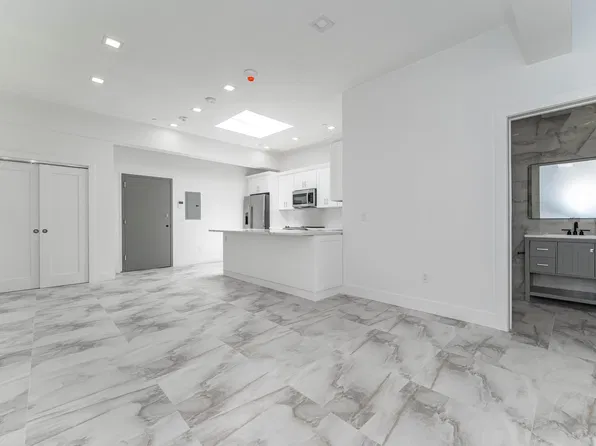 138 E Park Ave #2, Long Beach, NY 11561
