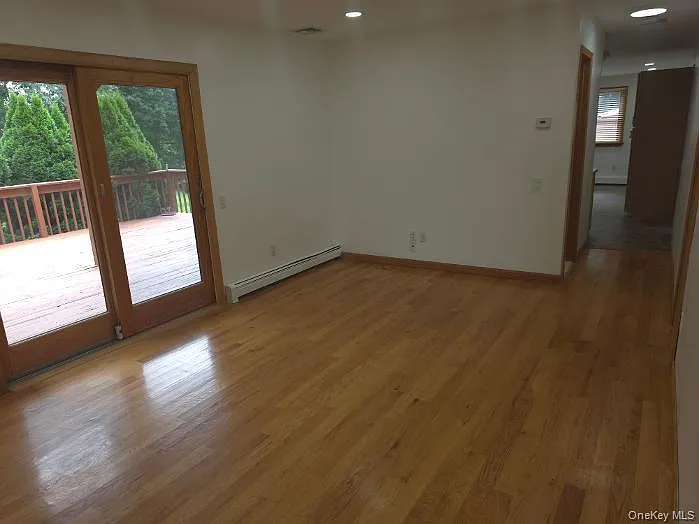 11 Manhattan Pl — Photo 7