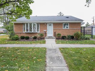 823 S Hawthorne Ave, Elmhurst, IL