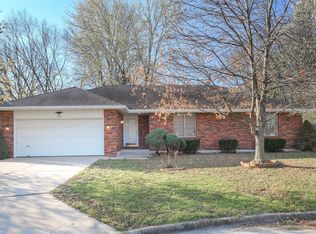 2716 W Cardinal St, Springfield, MO 65810