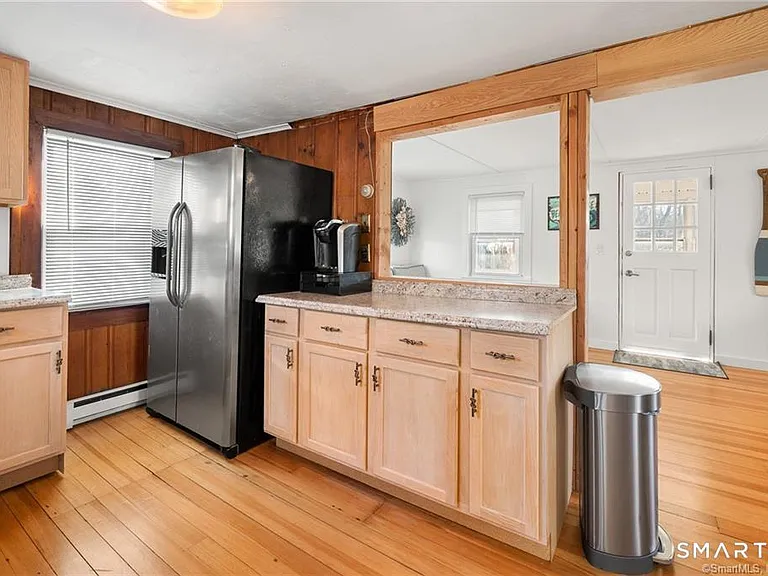 121 Shore Rd — Photo 11