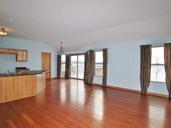 3rd image of 2207 Alta Vista Dr