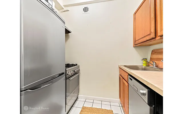 Sold by Douglas Elliman | media 4