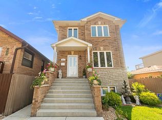3535 N Plainfield Ave, Chicago, IL