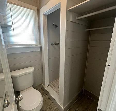 3rd image of 2843 Forest Hill Blvd APT 3