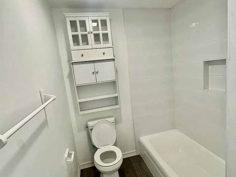 2422 E 59th Ct #4 — Photo 25
