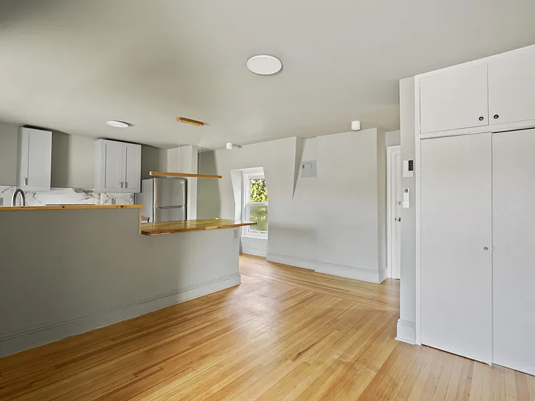 31 N Eckar St #3 — Photo 10