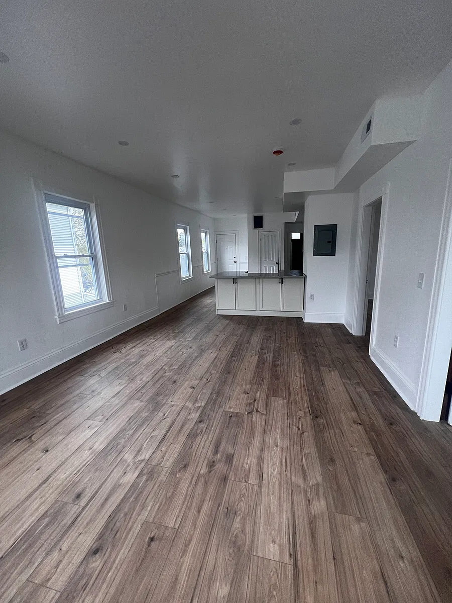 Building Photo - 19 Reeves St #2
