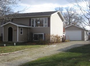 564 E 4th Ave, Clifton, IL 60927