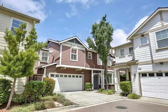 7315 Carter Ave — Photo 1