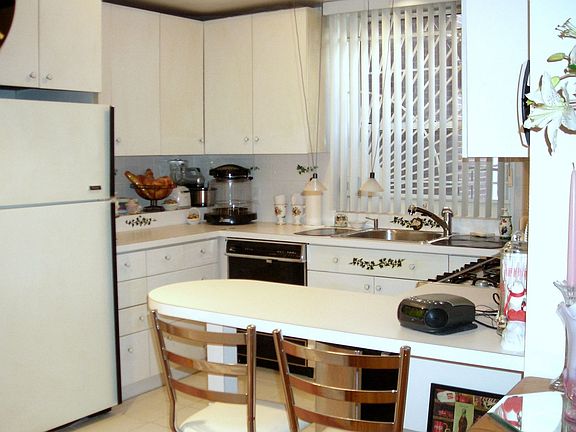 5th image of 107-01 Park Ln S #B3i