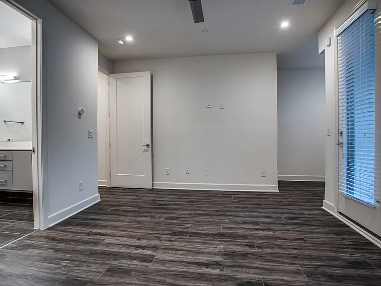 1813 Park Ave — Photo 9
