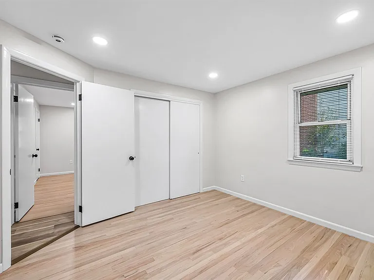 557 Maple Rd #1 — Photo 35
