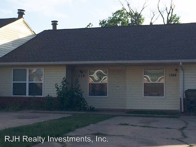 1st image of 1310 Glen Oaks Ct