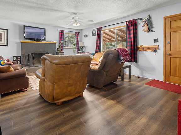 5th image of 1011 Tenderfoot Trail