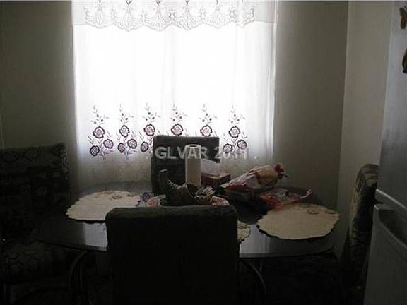 4th image of 521 S Maryland Pkwy #11