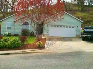 2620 NW Loma Vista Dr, Roseburg, OR 97471