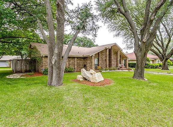 2nd image of 4216 Lake Vista Dr