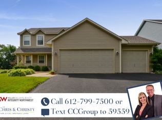 738 Riesgraf Rd, Carver, MN 55315