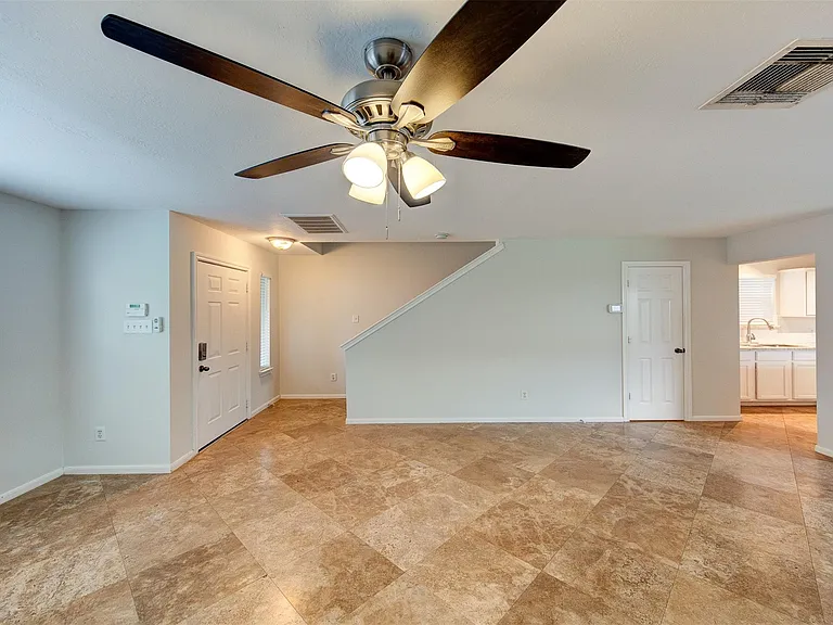 1118 Wilson St — Photo 7