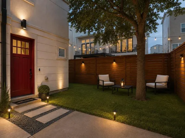 2212 Stuart St, Houston, TX 77004