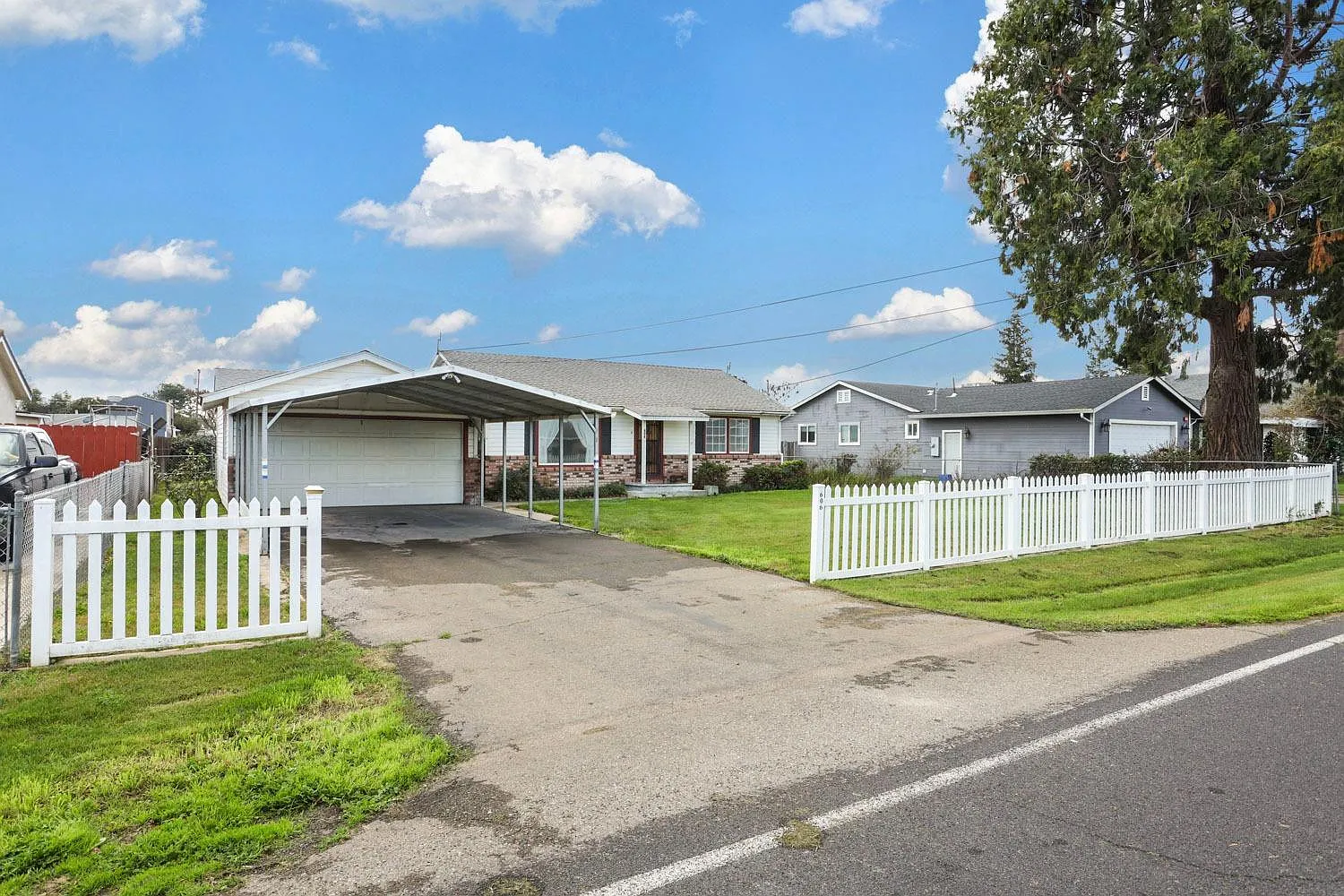 606 E Galin Rd photo 1