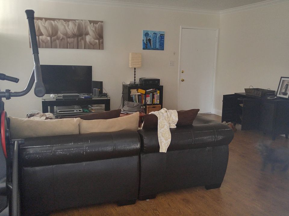 2nd image of 350 Palos Verdes Blvd APT 15
