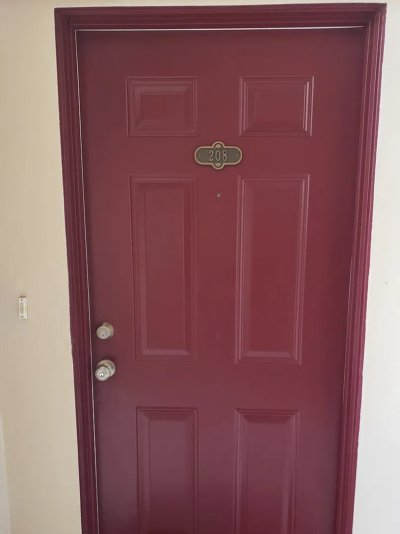 3 Beds 2 Baths Condo - Available Mid May 2026 — Photo 2