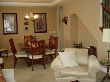 4th image of 1912 Broadford Dr